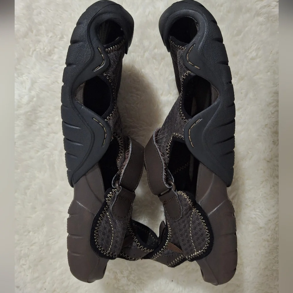 Men's Swiftwater Crocs Sandals - Brown and Black Size 12.